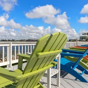 Apartment 409-waterfront View, Wifi, Pool, Close To Bucs Stadium United States